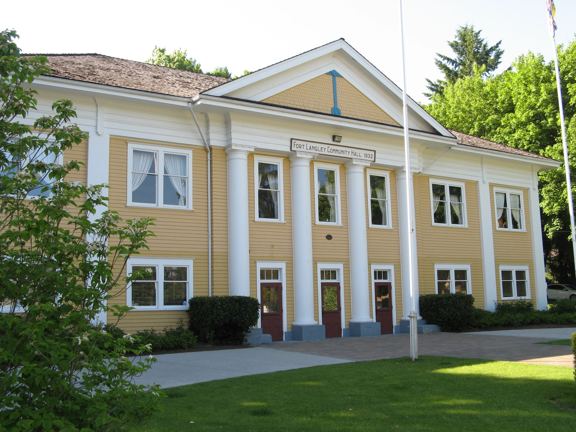 Fort Langley main street storefronts